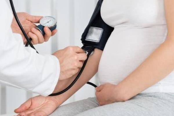 孕妈体重过大容易引发妊娠高血压