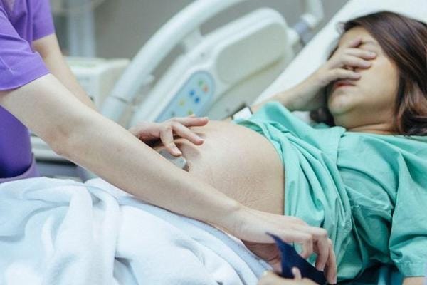 代理孕母妊娠并发症住院理赔